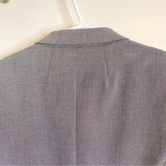 RW&CO Classic Gray Women's Blazer Size 8 - Picture 16 of 16